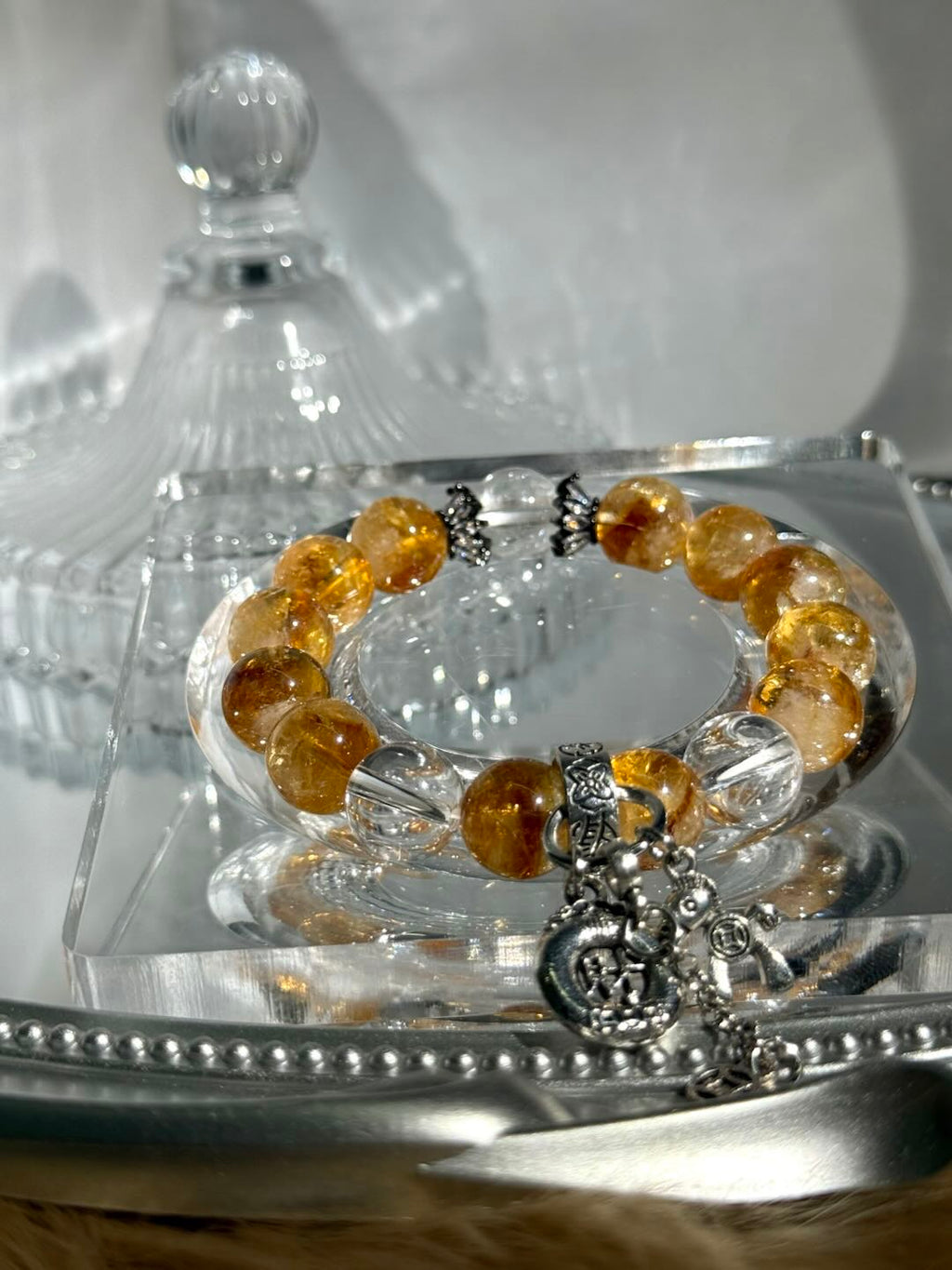 Vintage Royalty Yellow Pagoda Crystal Charm Bracelet -D1019