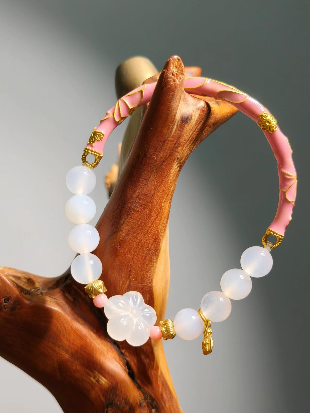 Half Bangle & Withe Flower